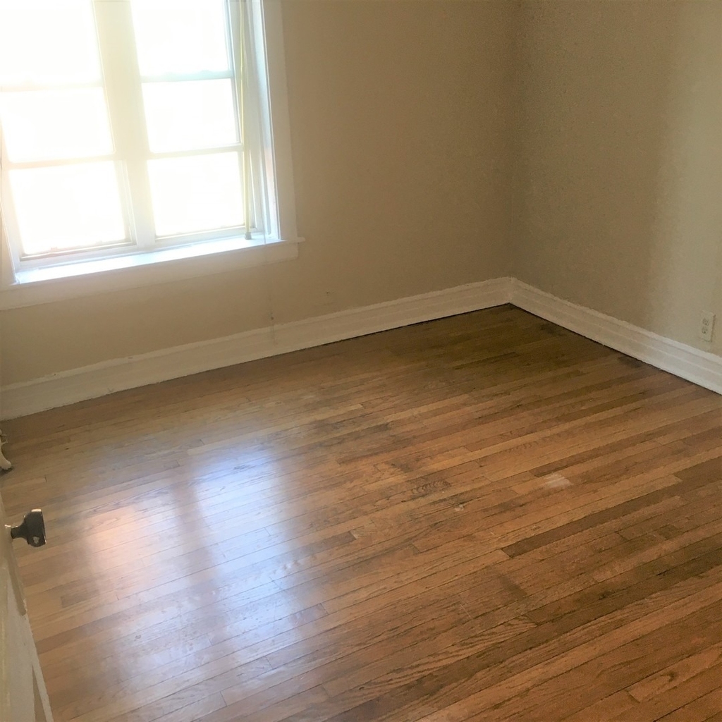 640 W Roscoe Street - Photo 6