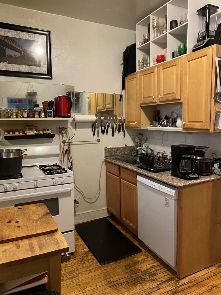 640 W Roscoe Street - Photo 10