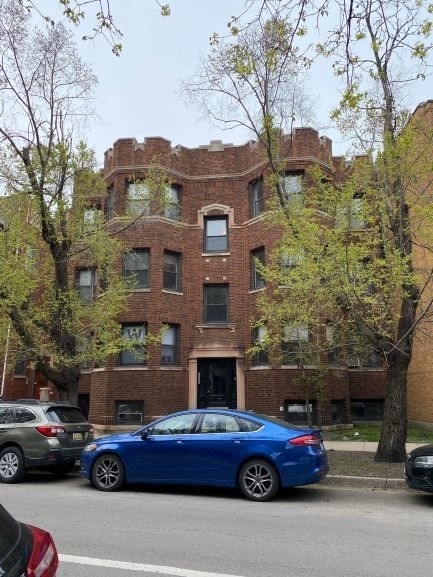 640 W Roscoe Street - Photo 0