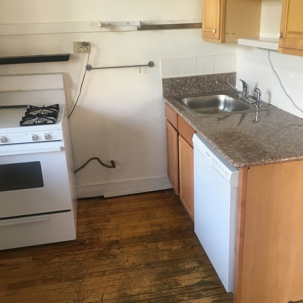 640 W Roscoe Street - Photo 8