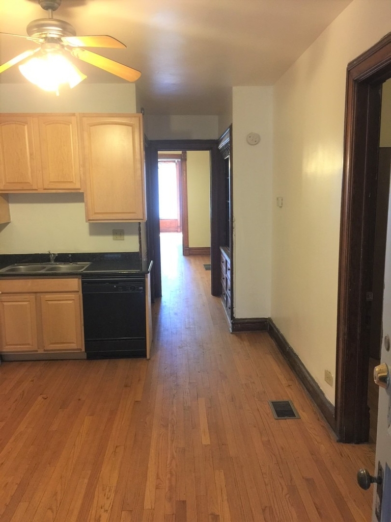 2337 N Bosworth Avenue - Photo 10