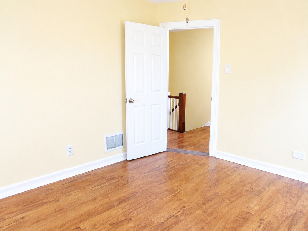 748 E 69th Place - Photo 4
