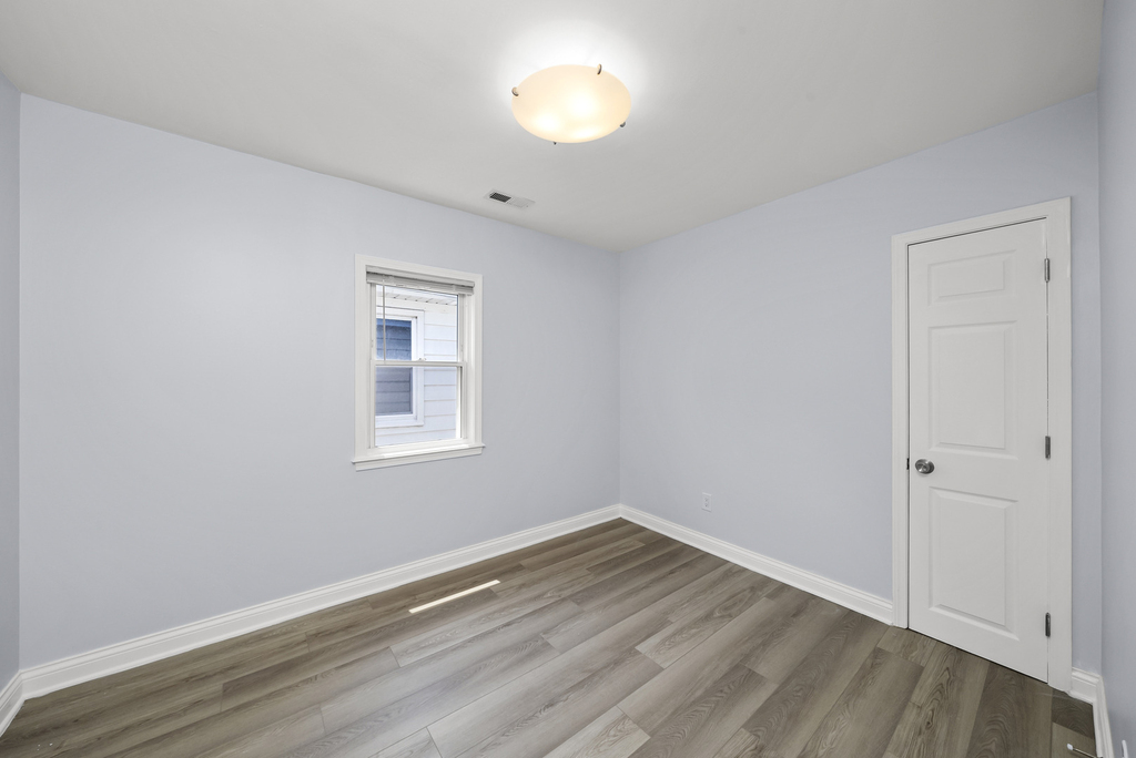 3055 N Nordica Avenue - Photo 3
