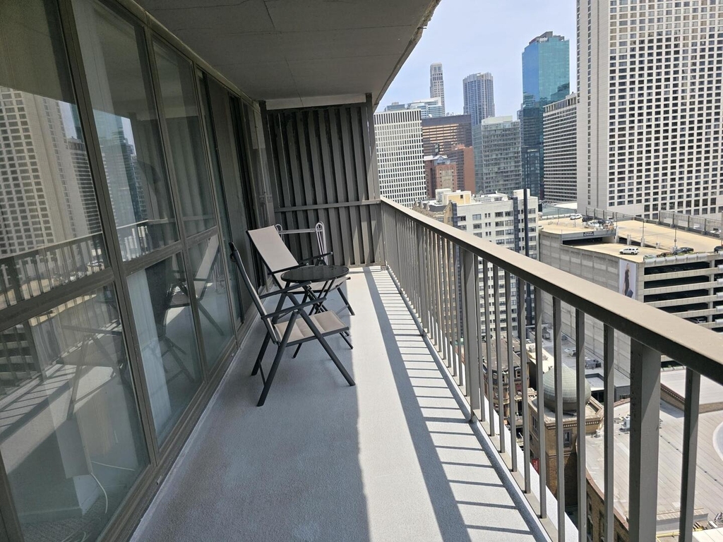 10 E Ontario Street - Photo 10