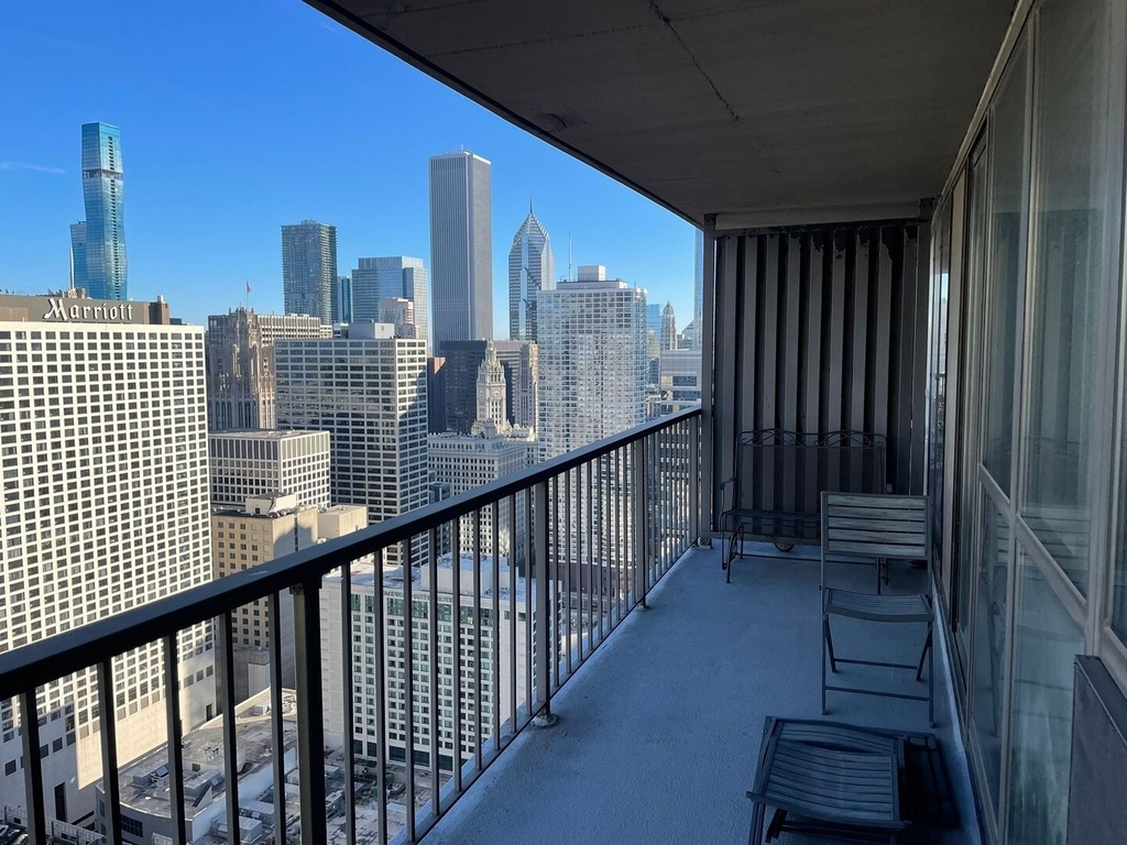 10 E Ontario Street - Photo 9