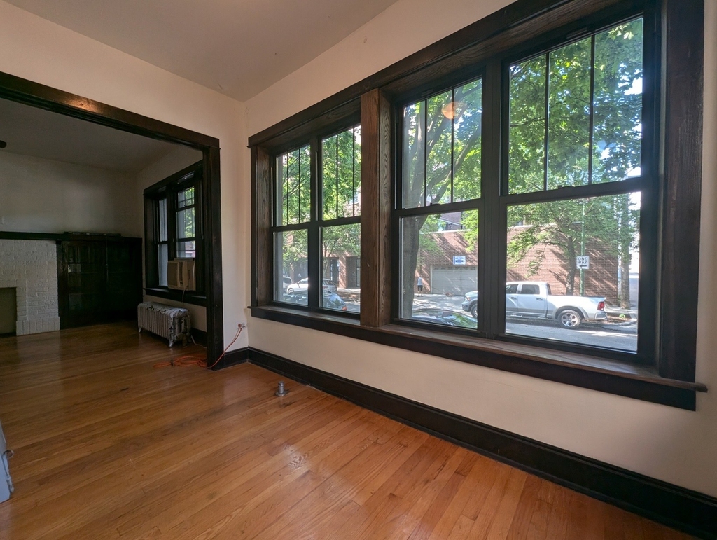 1949 W Cuyler Avenue - Photo 4