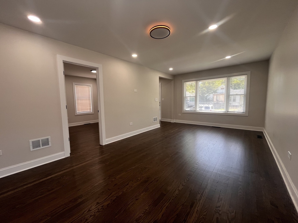15116 Marshfield Avenue - Photo 4