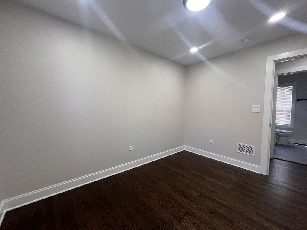 15116 Marshfield Avenue - Photo 9