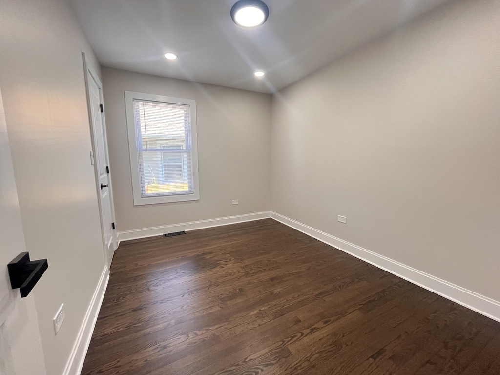 15116 Marshfield Avenue - Photo 10