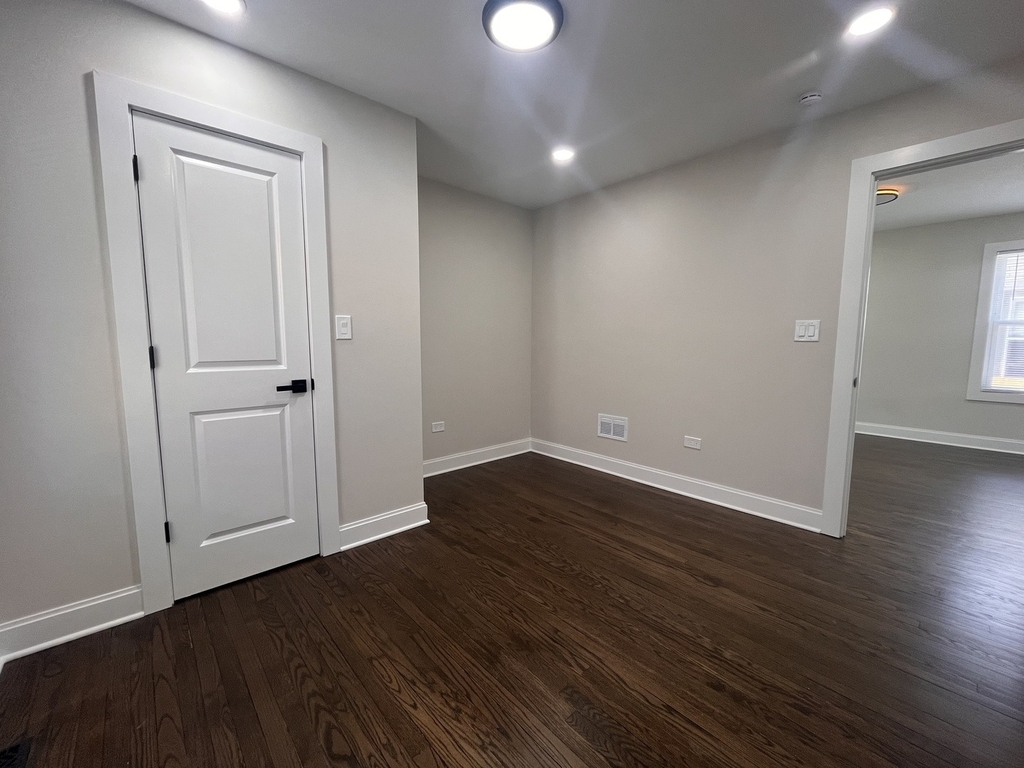 15116 Marshfield Avenue - Photo 5