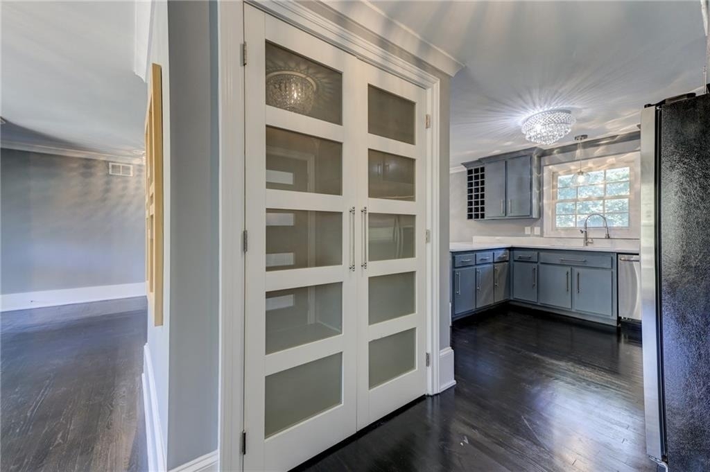 2325 Elmwood Circle Se - Photo 12