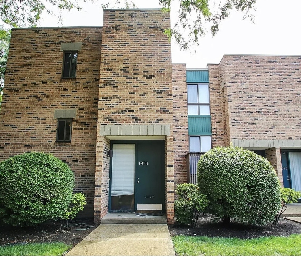 1933 Song Sparrow Court - Photo 0