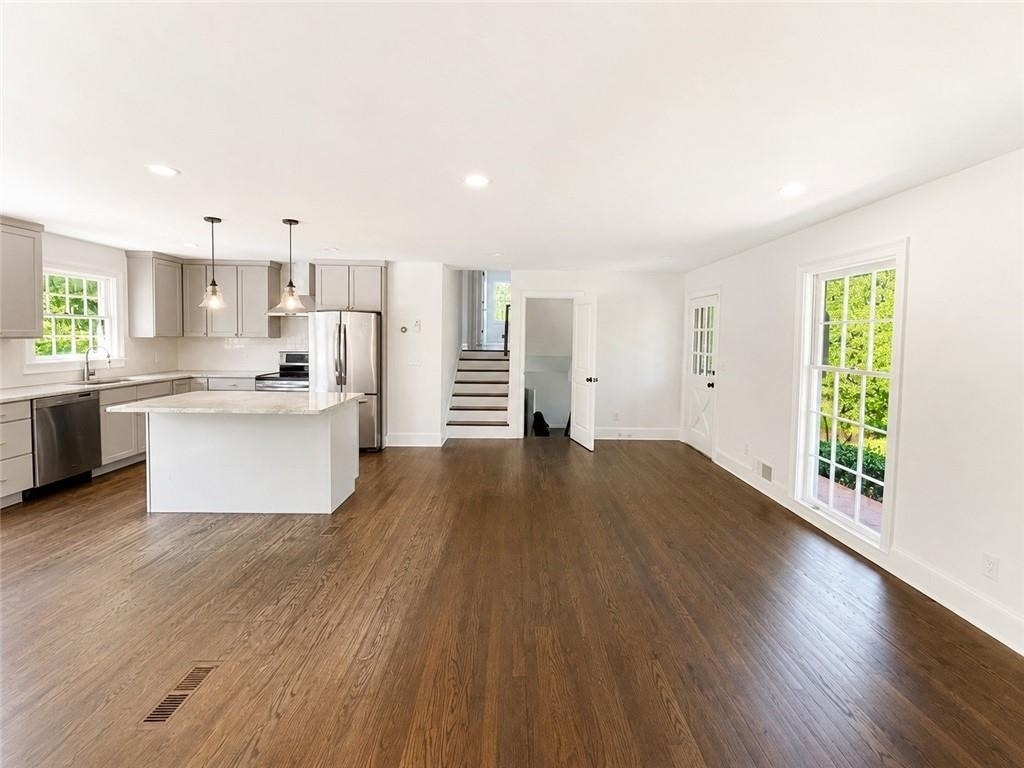 4586 Peachtree Dunwoody Road - Photo 3