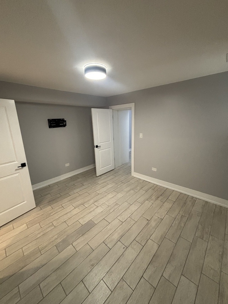 7932 S Peoria Street - Photo 1