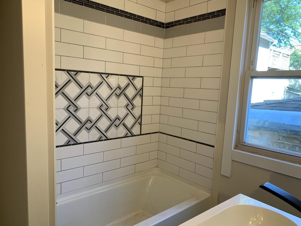 2418 N Washtenaw Avenue - Photo 6
