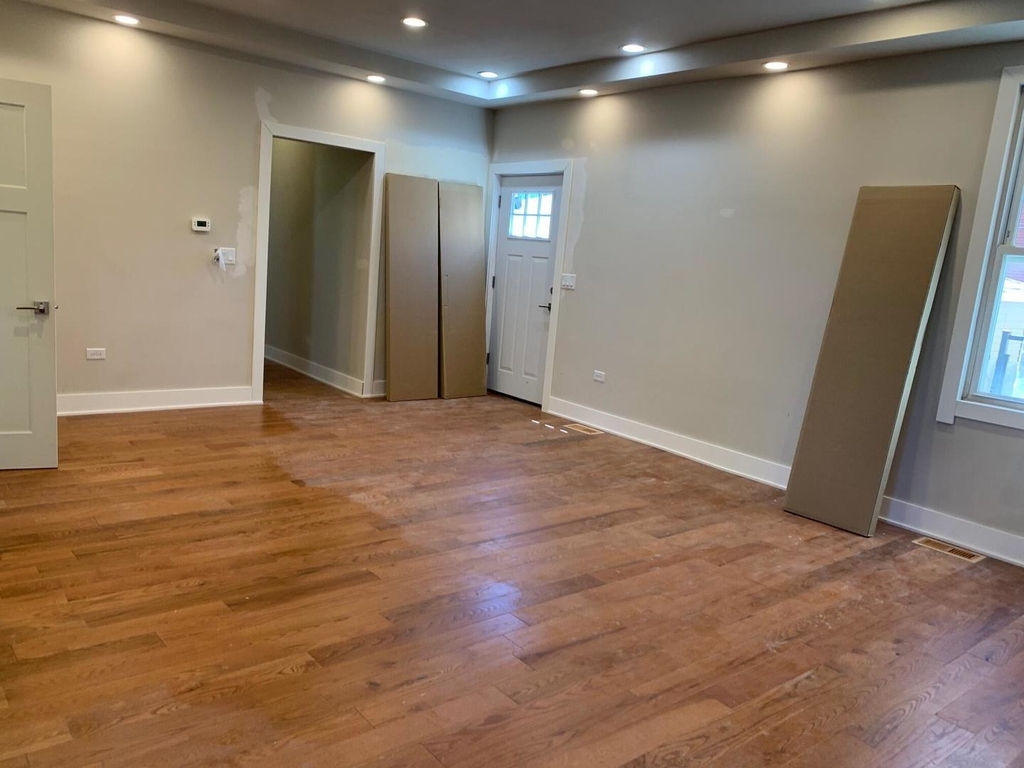 2418 N Washtenaw Avenue - Photo 20