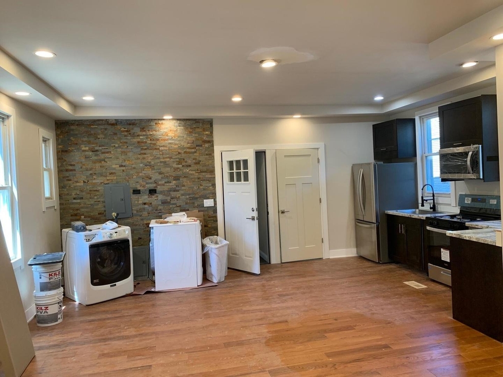 2418 N Washtenaw Avenue - Photo 19