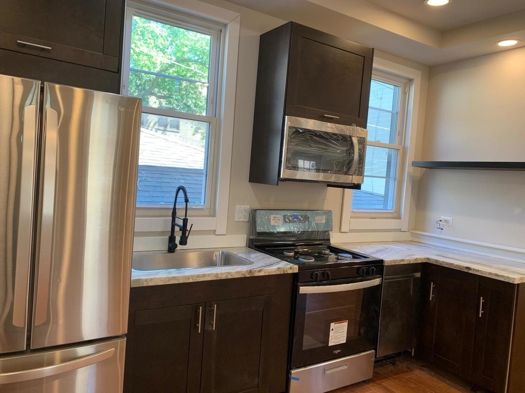 2418 N Washtenaw Avenue - Photo 22