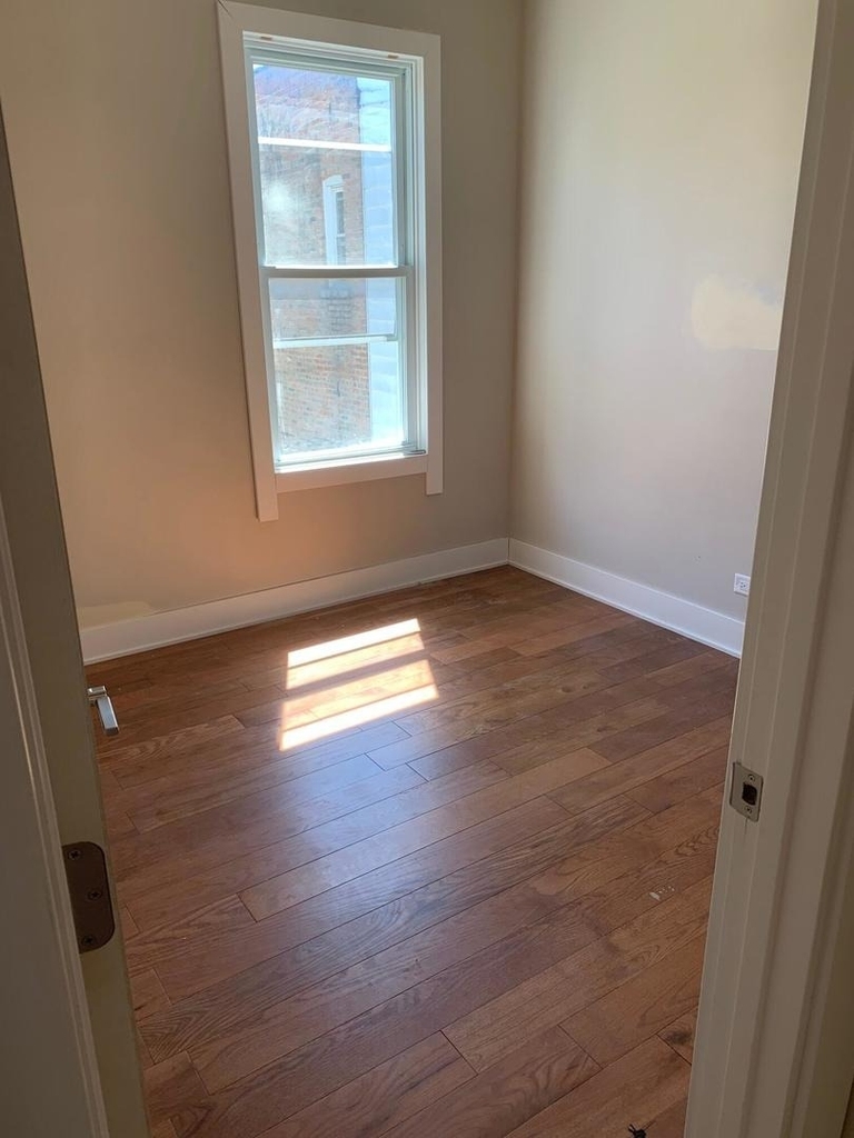 2418 N Washtenaw Avenue - Photo 11