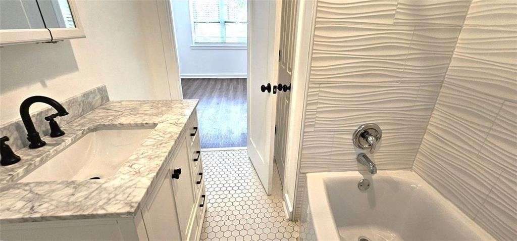 3230 W Shadowlawn Avenue Ne - Photo 6