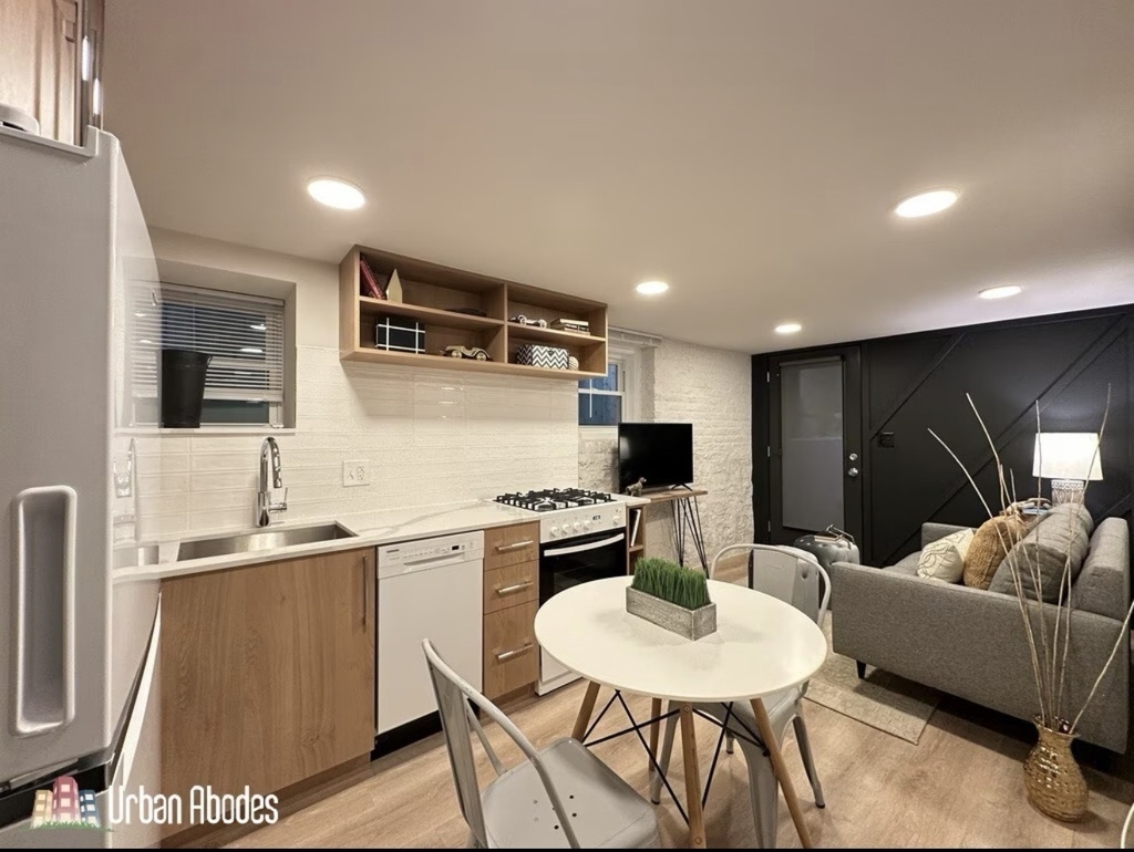 1015 N California Avenue - Photo 3