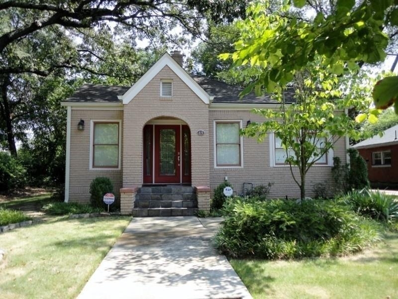 49 Leslie Street Ne - Photo 0