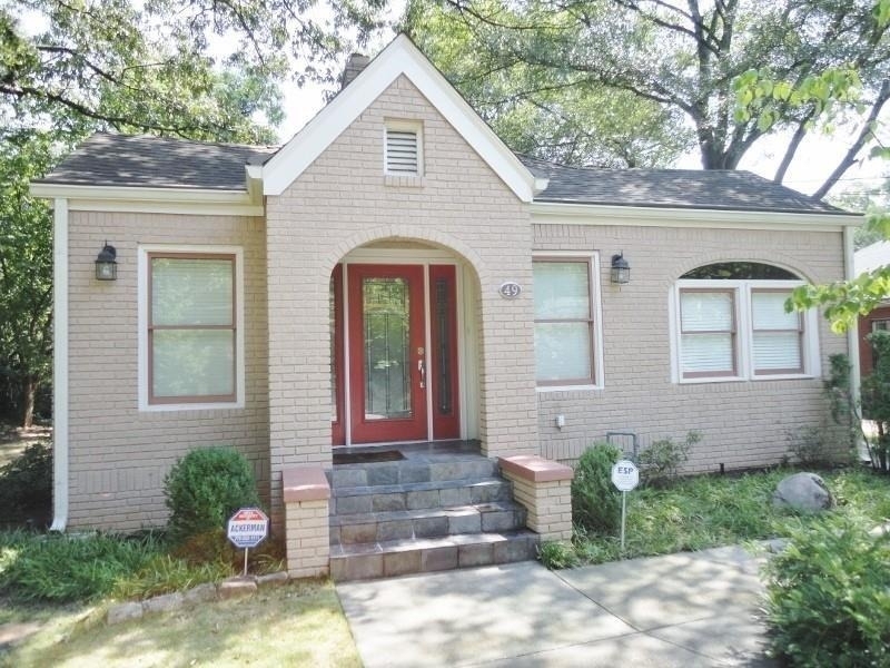 49 Leslie Street Ne - Photo 2