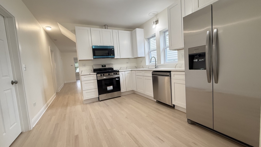 5821 W Gunnison Street - Photo 15