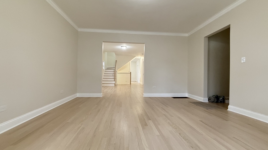 5821 W Gunnison Street - Photo 4