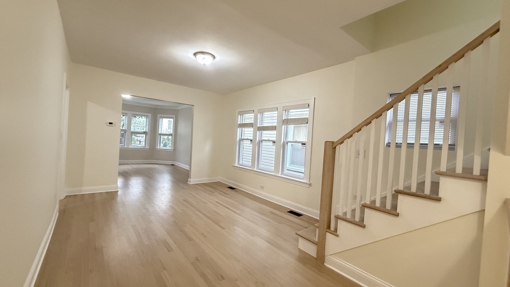 5821 W Gunnison Street - Photo 8