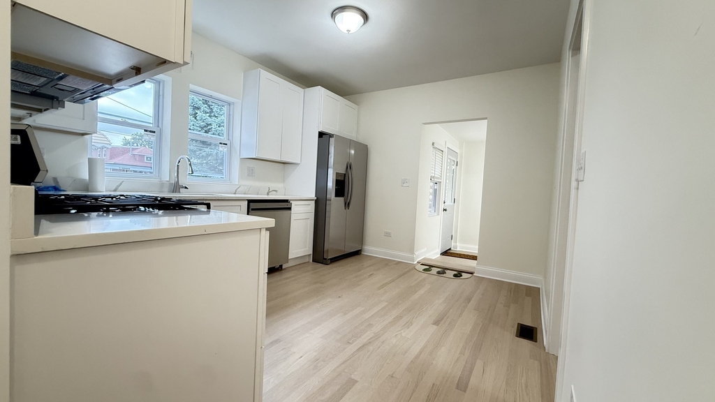 5821 W Gunnison Street - Photo 11