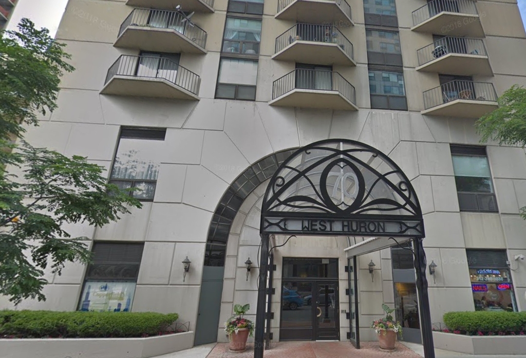 70 W Huron Street - Photo 0