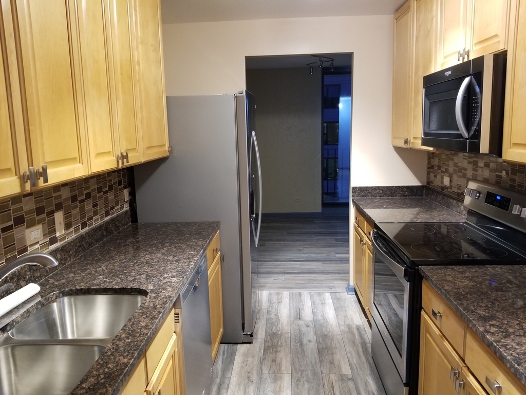 70 W Huron Street - Photo 7