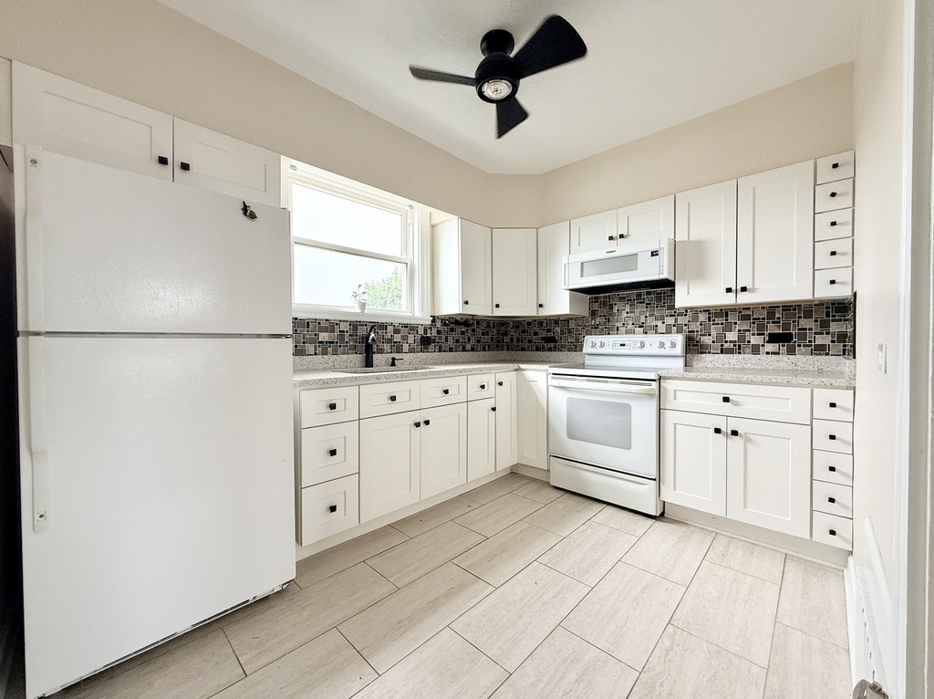 615 E Golf Road - Photo 4