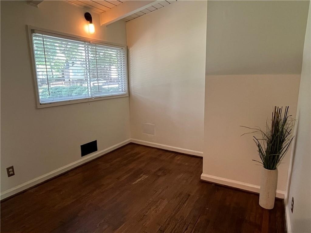 1945 Dellwood Drive Nw - Photo 10