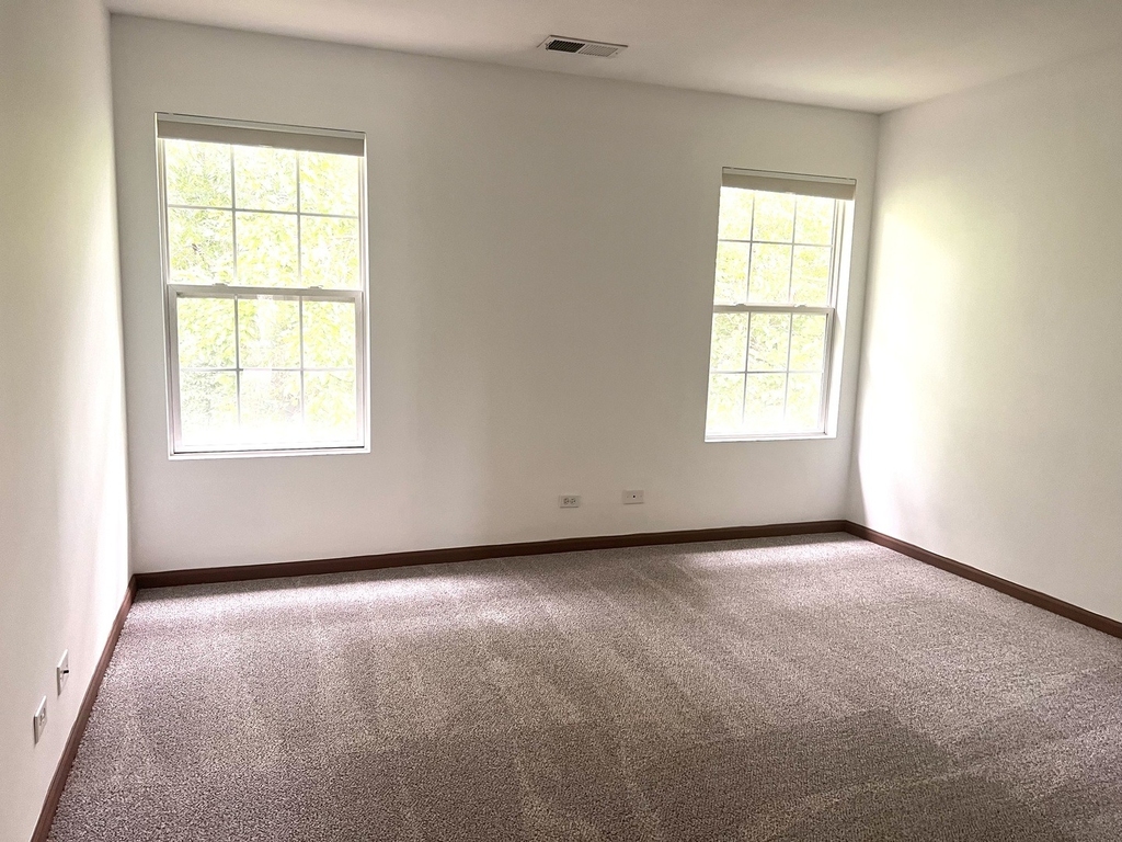 2407 Stoughton Circle - Photo 13