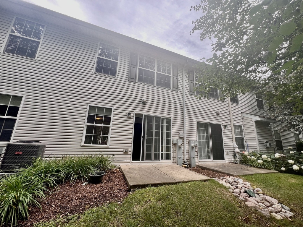 2407 Stoughton Circle - Photo 19