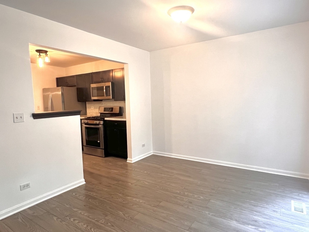 2407 Stoughton Circle - Photo 9