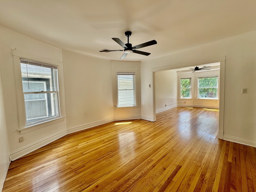 2047 N Lavergne Avenue - Photo 4