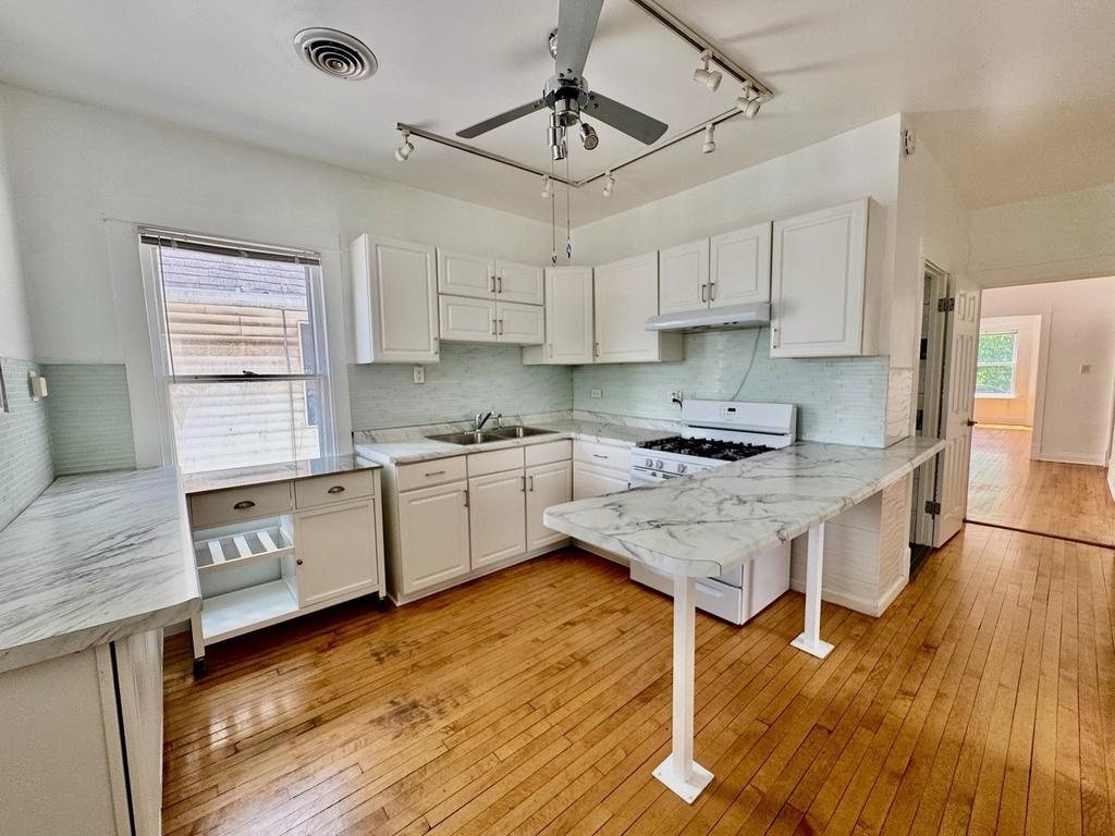 2047 N Lavergne Avenue - Photo 7