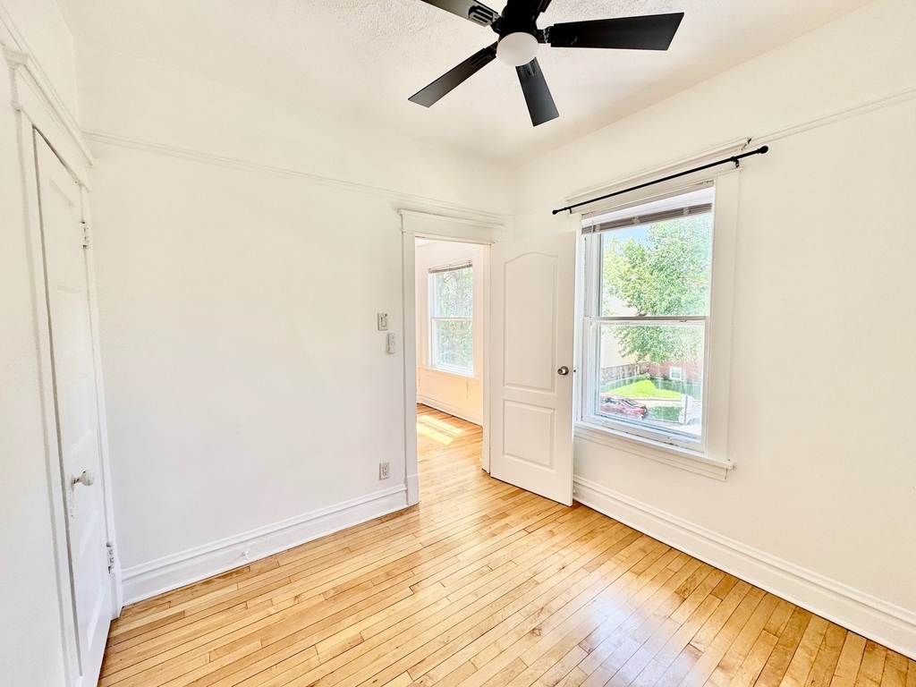 2047 N Lavergne Avenue - Photo 13