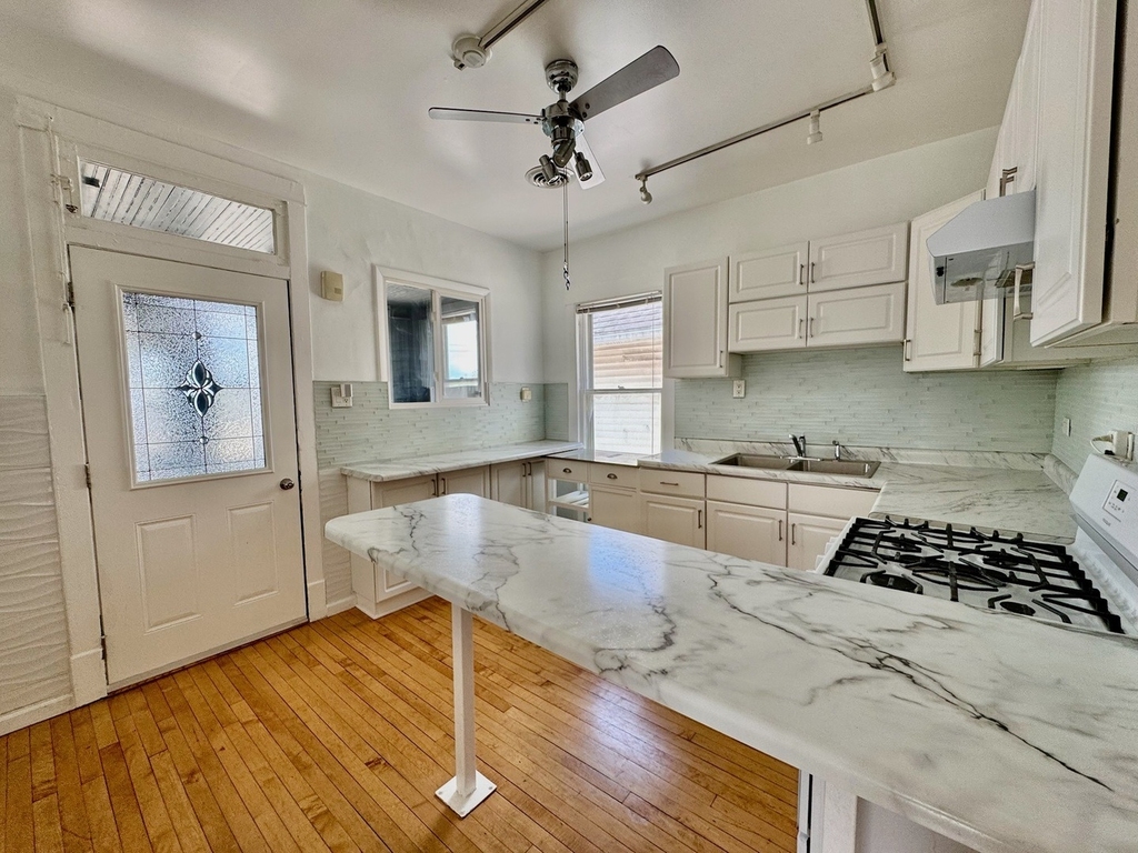 2047 N Lavergne Avenue - Photo 6