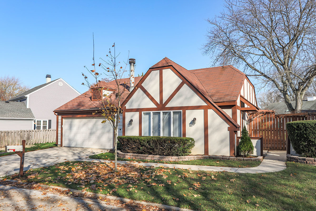 2851 Garden Drive - Photo 0