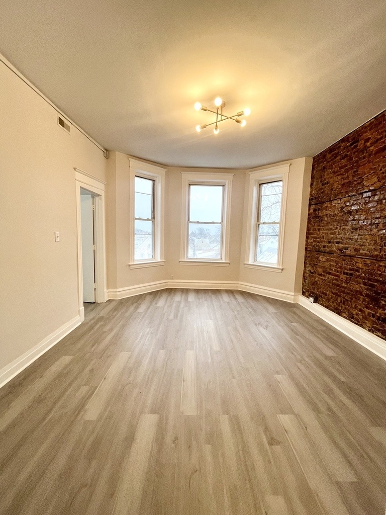 2512 S Trumbull Avenue - Photo 5