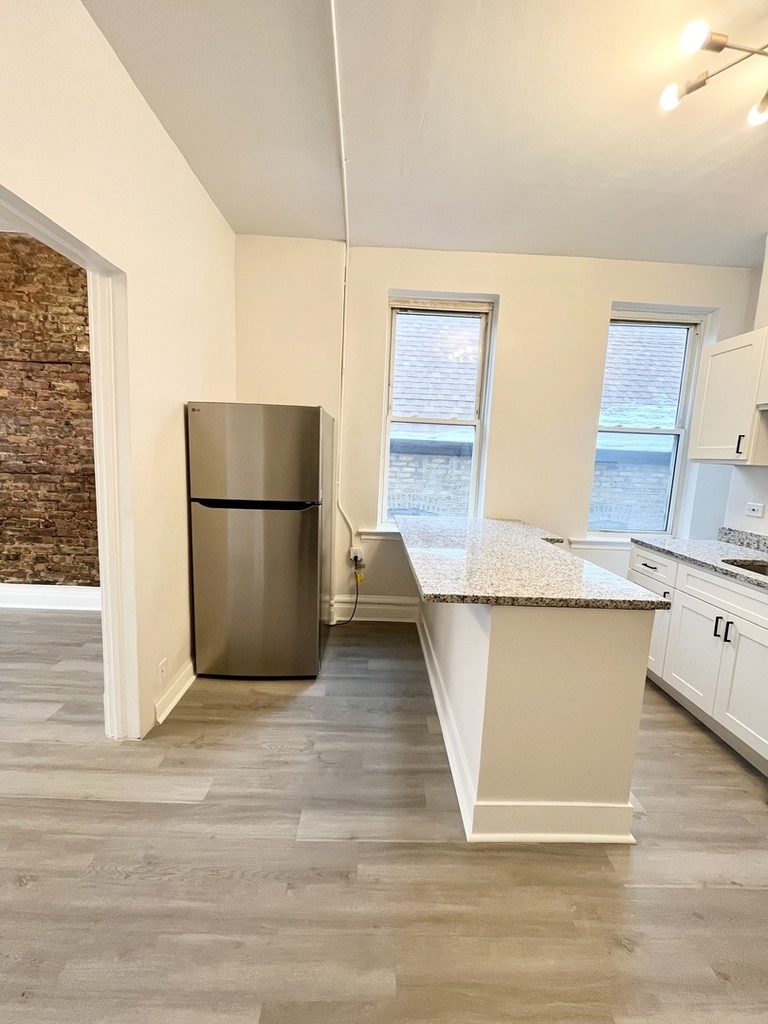 2512 S Trumbull Avenue - Photo 3