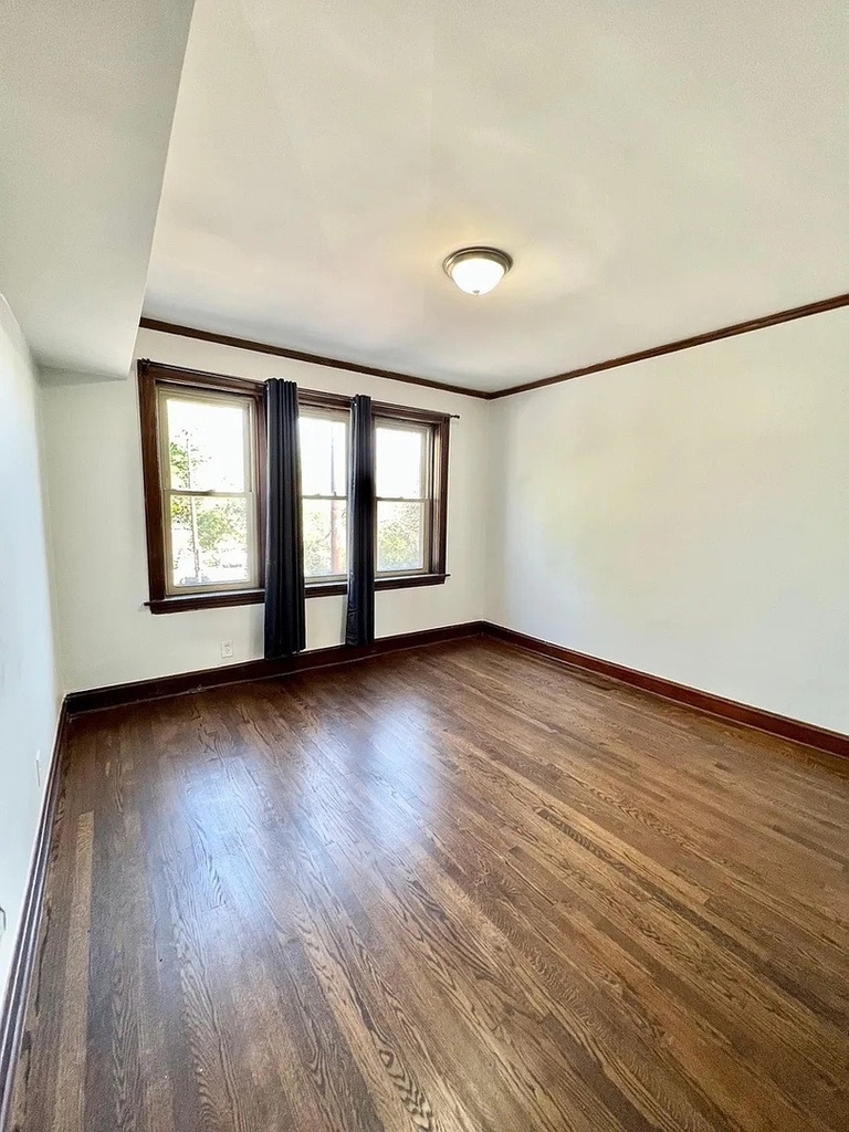 1632 N California Avenue - Photo 4