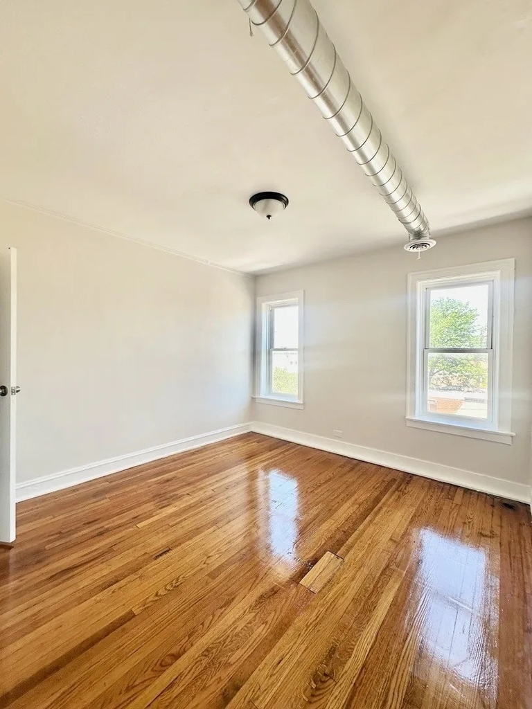 3701 W Division Street - Photo 4