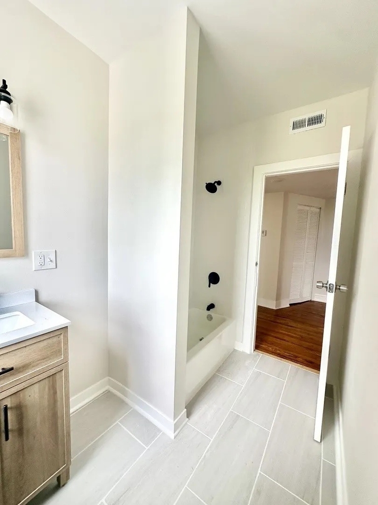 3701 W Division Street - Photo 12