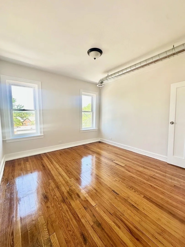 3701 W Division Street - Photo 5