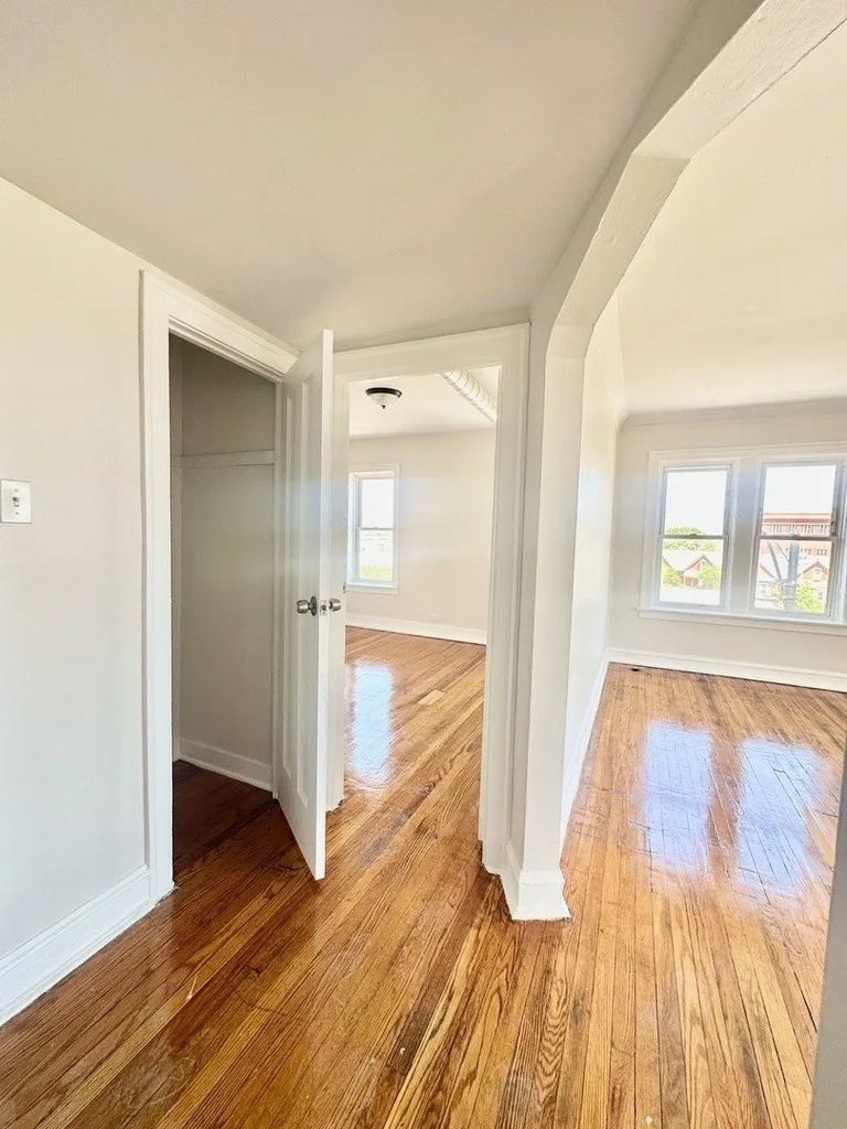3701 W Division Street - Photo 6